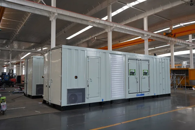 Dos grupos electrógenos diésel Cummins en contenedor de 1400 kW con alternadores Marathon